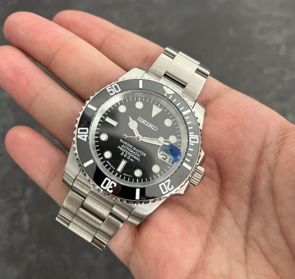 SEIKO SUBMARINER