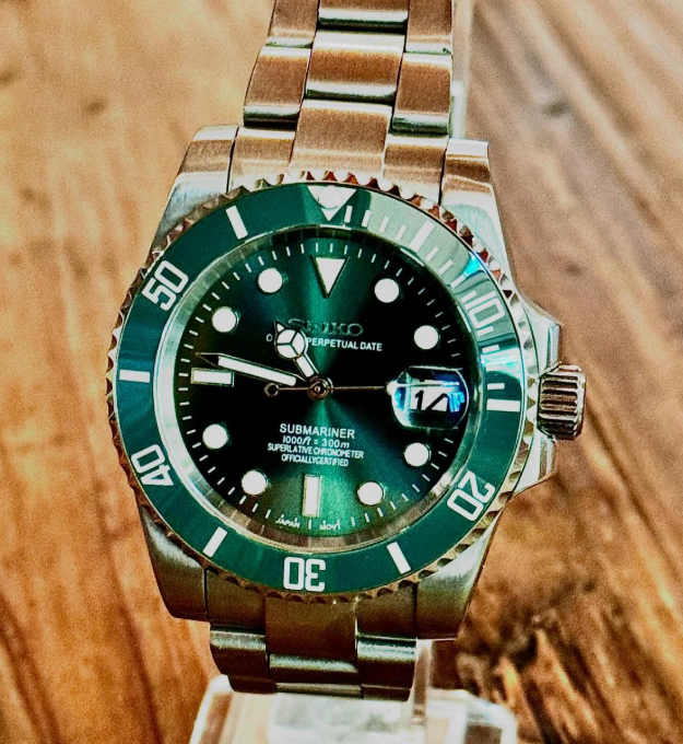 SEIKO SUBMARINER